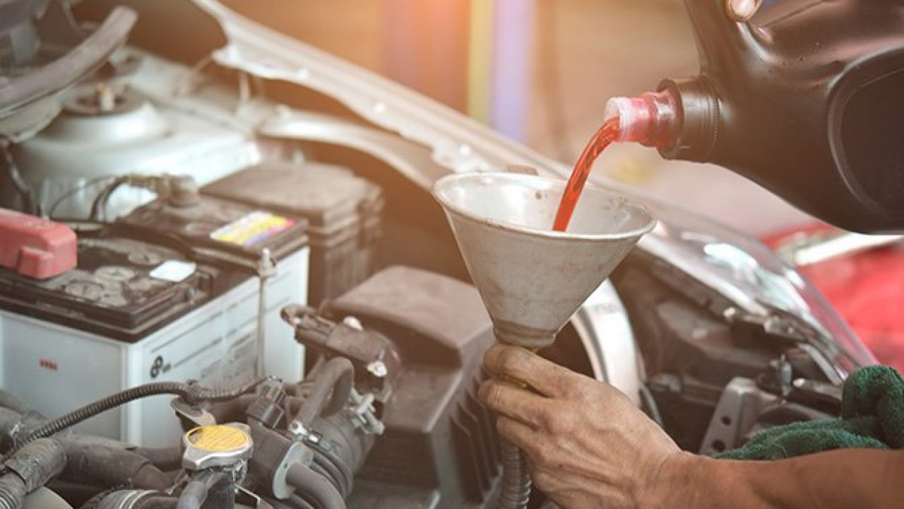 Signs that indicate your transmission fluid is bad and needs changing